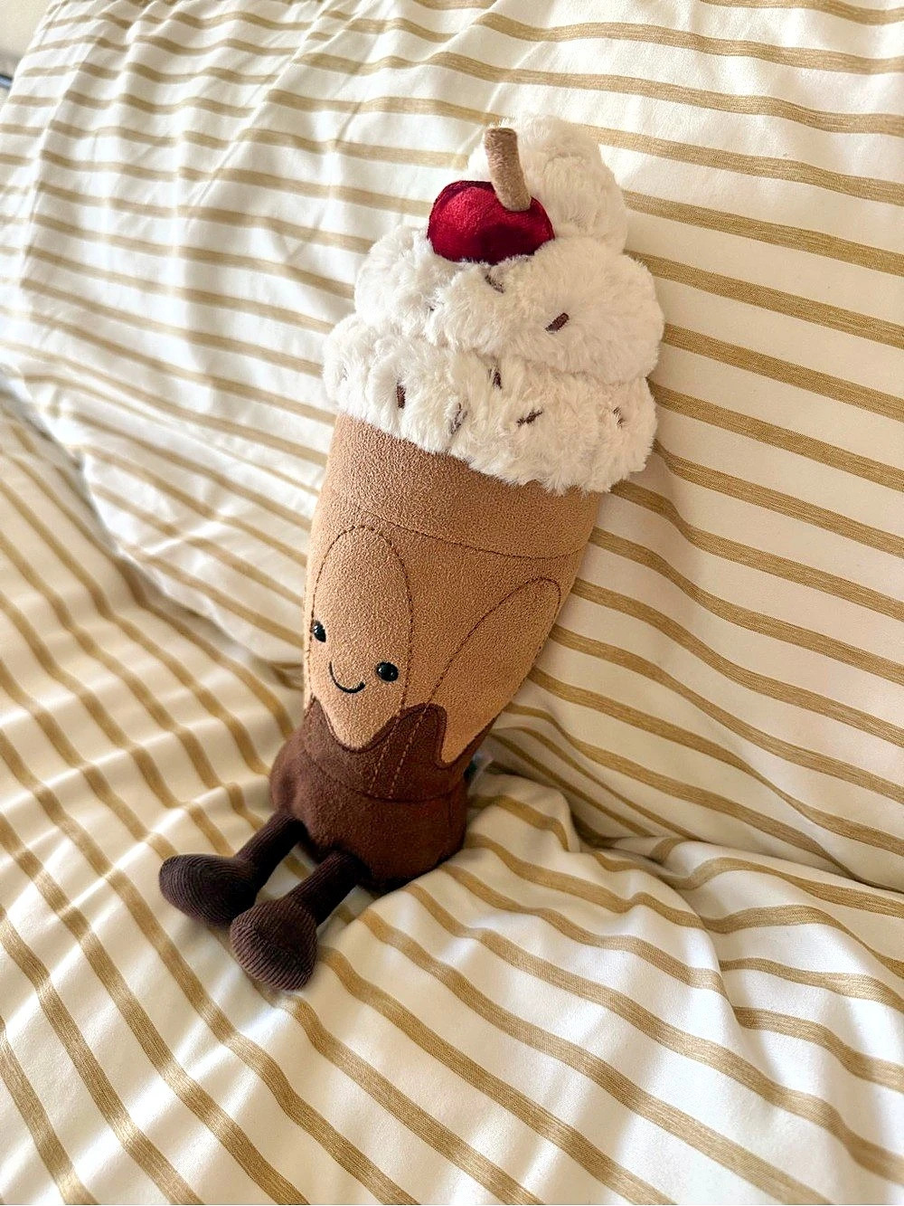 Jellycat Amuseables Marin Chocolate Milkshake - Picture 3 of 4